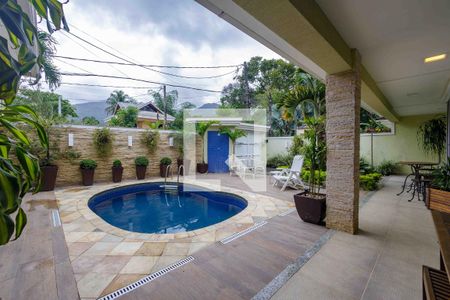 Quintal de casa de condomínio à venda com 5 quartos, 280m² em Vargem Grande, Rio de Janeiro
