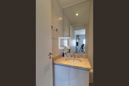 Banheiro de apartamento para alugar com 2 quartos, 70m² em Pinheiros, São Paulo