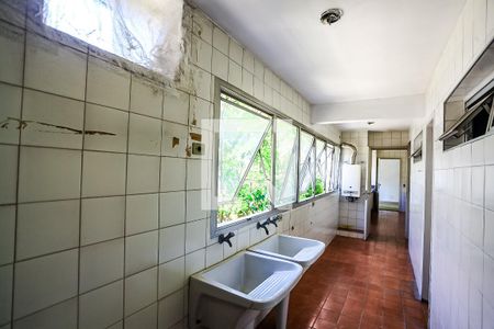 Apartamento para alugar com 180m², 3 quartos e 3 vagas Apartamento para alugar com 180m², 3 quartos e 3 vagasÁrea de Serviço