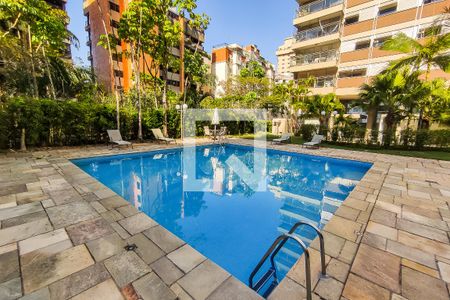 Apartamento para alugar com 180m², 3 quartos e 3 vagas Apartamento para alugar com 180m², 3 quartos e 3 vagasÁrea Comum - Piscina