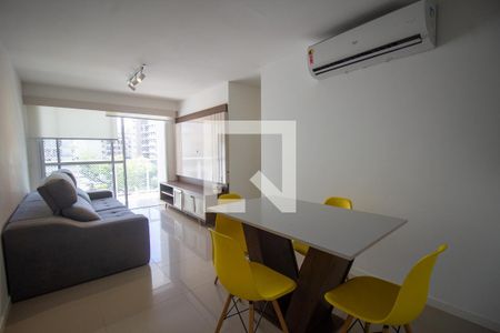 Apartamento à venda com 81m², 3 quartos e 2 vagasSala