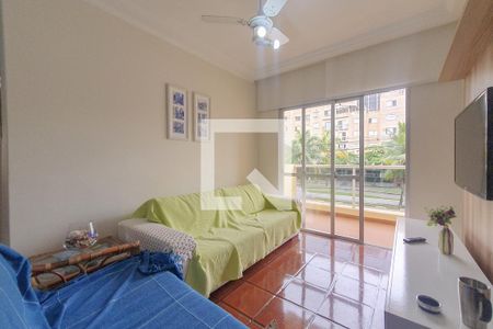 Sala 1 de apartamento para alugar com 3 quartos, 77m² em Jardim Belmar, Guarujá