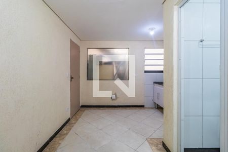 Quarto/Cozinha de apartamento para alugar com 1 quarto, 14m² em Jardim Tupanci, Barueri