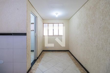 Quarto/Cozinha de apartamento para alugar com 1 quarto, 14m² em Jardim Tupanci, Barueri