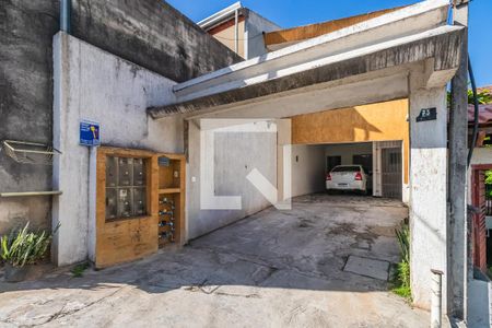 Fachada de apartamento para alugar com 1 quarto, 14m² em Jardim Tupanci, Barueri