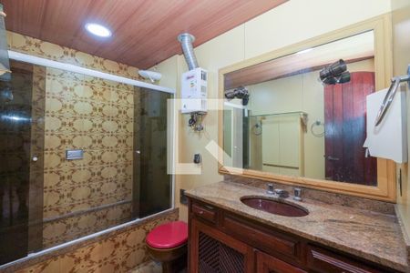 Casa à venda com 210m², 3 quartos e 1 vaga Casa à venda com 210m², 3 quartos e 1 vagaBanheiro Corredor