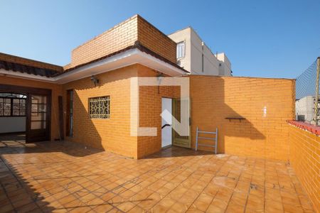 Casa à venda com 210m², 3 quartos e 1 vaga Casa à venda com 210m², 3 quartos e 1 vagaTerraço