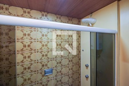 Casa à venda com 210m², 3 quartos e 1 vaga Casa à venda com 210m², 3 quartos e 1 vagaBanheiro Corredor