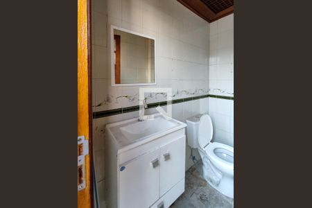 Casa à venda com 210m², 3 quartos e 1 vaga Casa à venda com 210m², 3 quartos e 1 vagaBanheiro Corredor