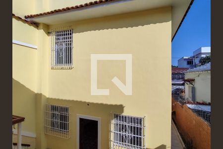 Casa à venda com 210m², 3 quartos e 1 vaga Casa à venda com 210m², 3 quartos e 1 vagaQuarto de Serviço