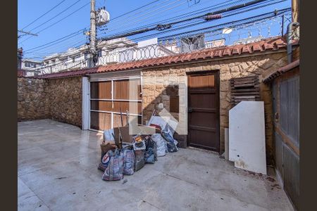 Casa à venda com 210m², 3 quartos e 1 vaga Casa à venda com 210m², 3 quartos e 1 vagaQuintal