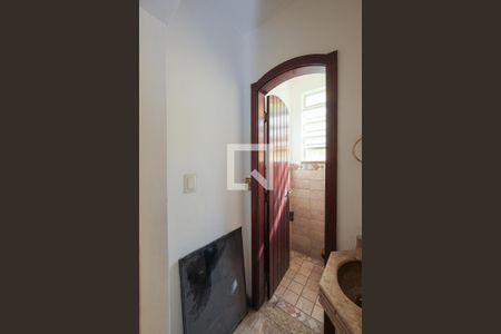 Casa à venda com 210m², 3 quartos e 1 vaga Casa à venda com 210m², 3 quartos e 1 vagaBanheiro Corredor