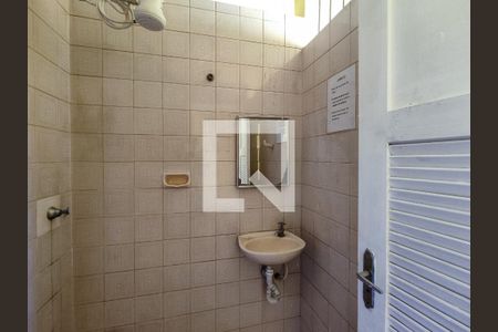 Casa à venda com 210m², 3 quartos e 1 vaga Casa à venda com 210m², 3 quartos e 1 vagaBanheiro de serviço