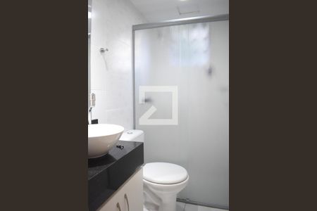 Banheiro de apartamento para alugar com 3 quartos, 60m² em Cristo Rei, Curitiba