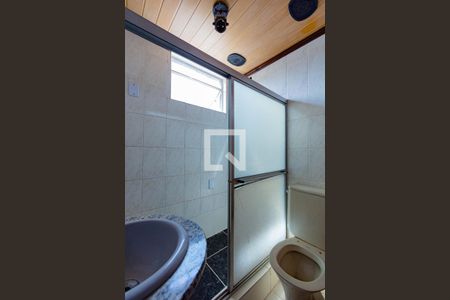 Banheiro de apartamento à venda com 2 quartos, 43m² em Guajuviras, Canoas