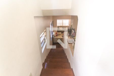 Escada de casa à venda com 4 quartos, 210m² em Taboão, São Bernardo do Campo