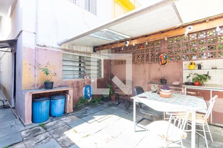 Casa à venda com 165m², 3 quartos e 2 vagas Casa à venda com 165m², 3 quartos e 2 vagasQuintal