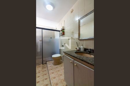 Casa à venda com 165m², 3 quartos e 2 vagas Casa à venda com 165m², 3 quartos e 2 vagasBanheiro 2