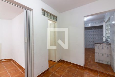 Sala de casa para alugar com 2 quartos, 55m² em Km 18, Osasco