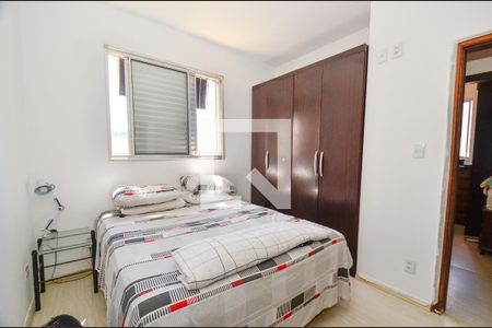 Quarto-suite de apartamento à venda com 3 quartos, 80m² em Sagrada Família, Belo Horizonte