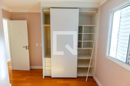 Quarto 1 - Armários de apartamento para alugar com 2 quartos, 76m² em Jardim Bom Tempo, Taboão da Serra