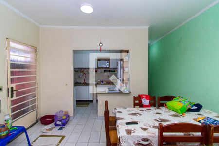 Sala de Jantar de casa à venda com 3 quartos, 200m² em Jd Nice, São Paulo