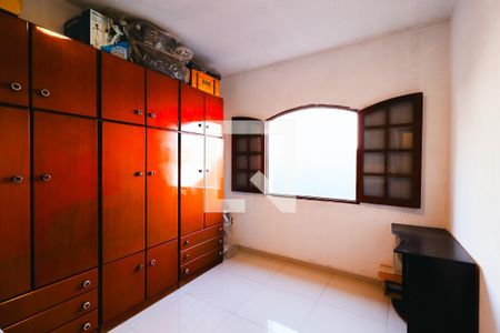 Casa à venda com 530m², 4 quartos e 4 vagas Casa à venda com 530m², 4 quartos e 4 vagasQuarto 2