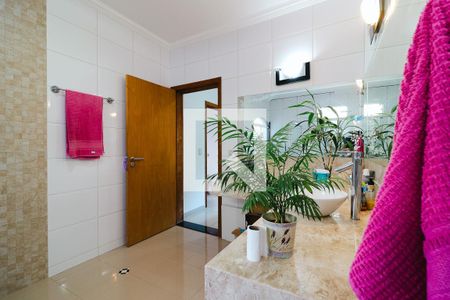 Casa à venda com 530m², 4 quartos e 4 vagas Casa à venda com 530m², 4 quartos e 4 vagasBanheiro da Suíte