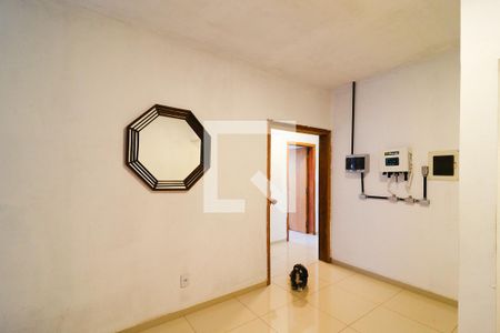 Casa à venda com 530m², 4 quartos e 4 vagas Casa à venda com 530m², 4 quartos e 4 vagasCorredor