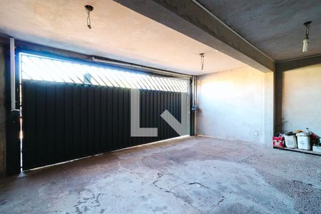 Casa à venda com 530m², 4 quartos e 4 vagas Casa à venda com 530m², 4 quartos e 4 vagasGaragem