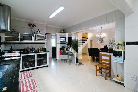 Casa à venda com 530m², 4 quartos e 4 vagas Casa à venda com 530m², 4 quartos e 4 vagasCozinha