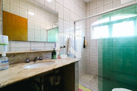 Casa à venda com 530m², 4 quartos e 4 vagas Casa à venda com 530m², 4 quartos e 4 vagasBanheiro