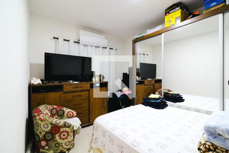 Casa à venda com 530m², 4 quartos e 4 vagas Casa à venda com 530m², 4 quartos e 4 vagasQuarto 4