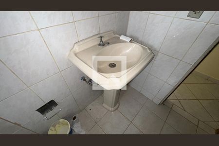 Casa para alugar com 100m², 2 quartos e 10 vagas Casa para alugar com 100m², 2 quartos e 10 vagasBanheiro