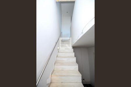 Escada de apartamento à venda com 2 quartos, 170m² em Botafogo, Rio de Janeiro