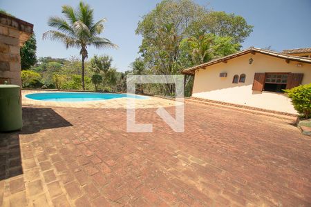 Casa para alugar com 408m², 4 quartos e 4 vagas Casa para alugar com 408m², 4 quartos e 4 vagasÁrea comum