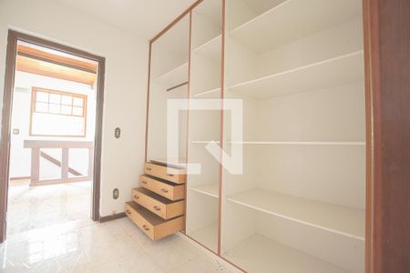 Casa para alugar com 408m², 4 quartos e 4 vagas Casa para alugar com 408m², 4 quartos e 4 vagasÁrea comum