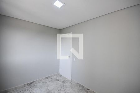 Quarto 1 de apartamento para alugar com 2 quartos, 42m² em Jardim Maria Duarte, São Paulo