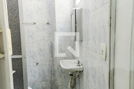 Banheiro de kitnet/studio para alugar com 1 quarto, 20m² em Copacabana, Rio de Janeiro