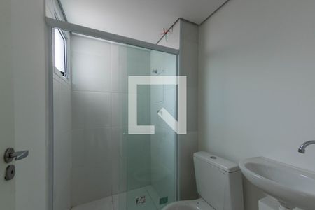 Banheiro de kitnet/studio para alugar com 1 quarto, 35m² em Vila Bela, São Paulo