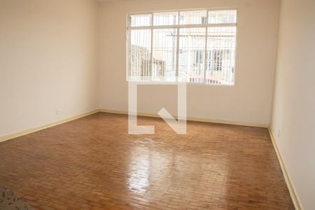 Casa à venda com 111m², 3 quartos e 2 vagasSala