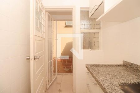 Cozinha de kitnet/studio à venda com 1 quarto, 29m² em Santa Cecília, Porto Alegre