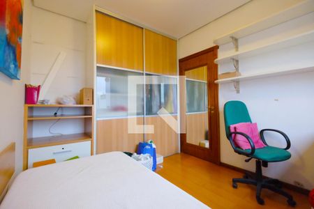 Quarto 1 de apartamento à venda com 3 quartos, 240m² em Auxiliadora, Porto Alegre