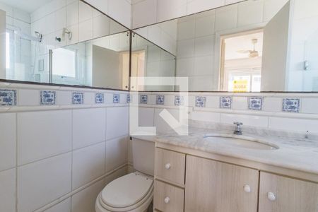 Banheiro de apartamento à venda com 1 quarto, 42m² em Passo D’areia, Porto Alegre