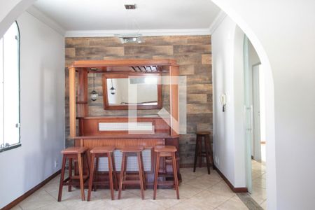 Sala de casa à venda com 3 quartos, 200m² em Itapoã, Belo Horizonte