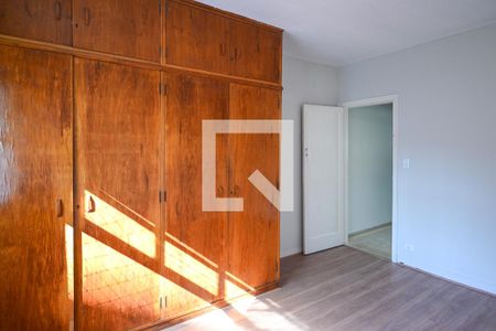 Quarto 2 de casa para alugar com 2 quartos, 70m² em Vila Gumercindo, São Paulo