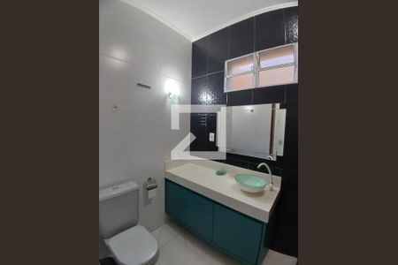 Casa à venda com 320m², 3 quartos e 10 vagas Casa à venda com 320m², 3 quartos e 10 vagasBanheiro