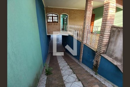 Casa à venda com 320m², 3 quartos e 10 vagas Casa à venda com 320m², 3 quartos e 10 vagasQuintal