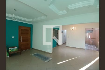 Casa à venda com 320m², 3 quartos e 10 vagasSala