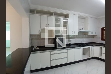 Casa à venda com 320m², 3 quartos e 10 vagas Casa à venda com 320m², 3 quartos e 10 vagasCozinha